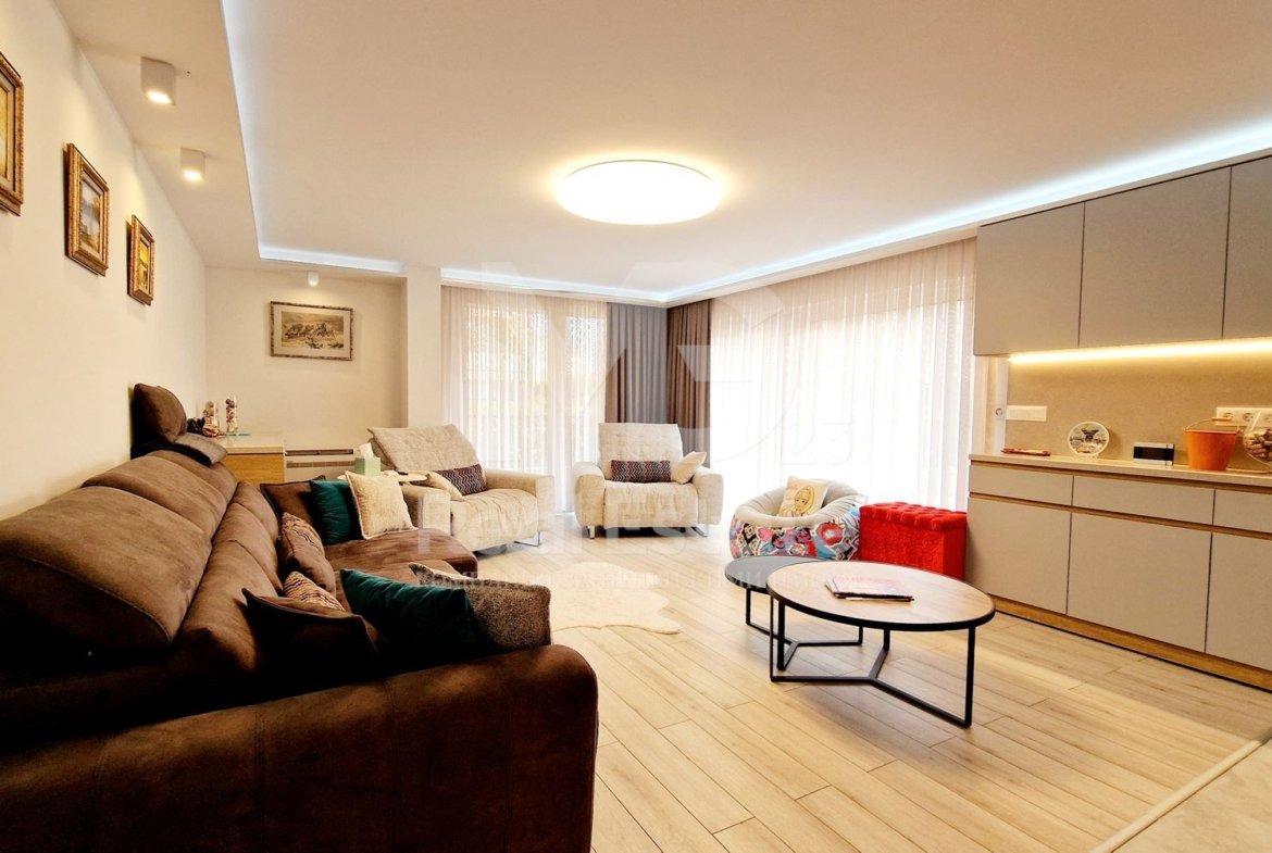 Луксозен многостаен с дворна веранда в комплекс Casa Mia!